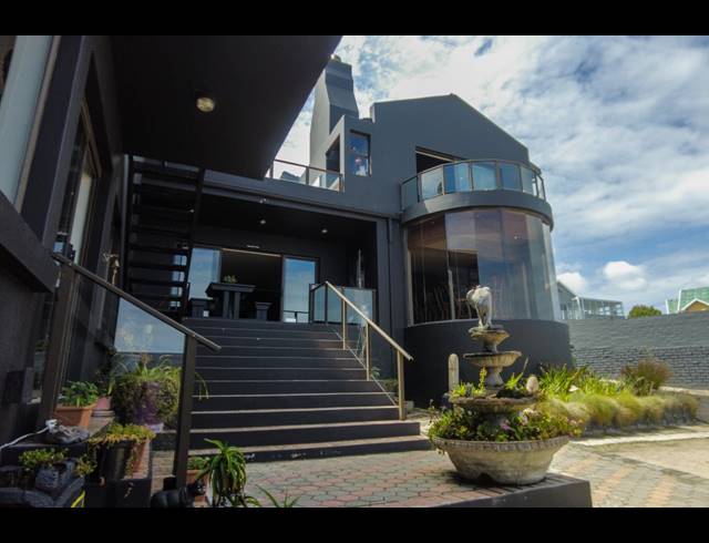 10 BEDROOM FREEHOLD FOR SALE IN DANA BAY